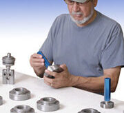 assembling hydraulic cylinders